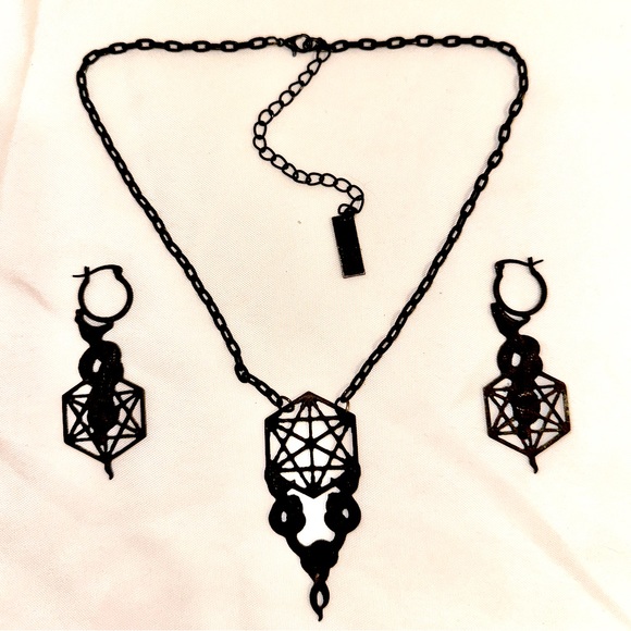 Restyle Black Serpent Necklace and Matching Earrings Set - Picture 4 of 6
